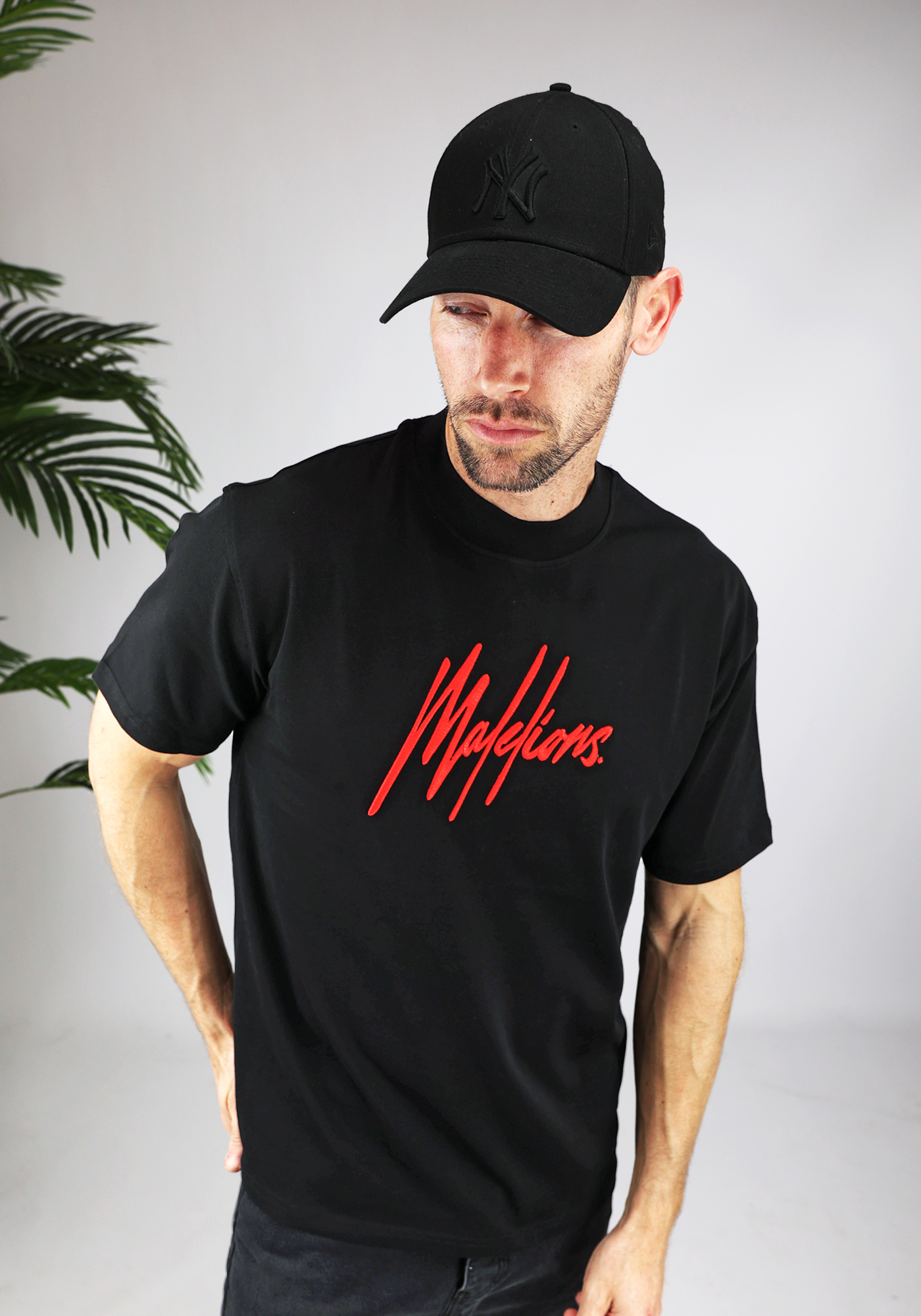 malelions Essentials Tshirt black red 1