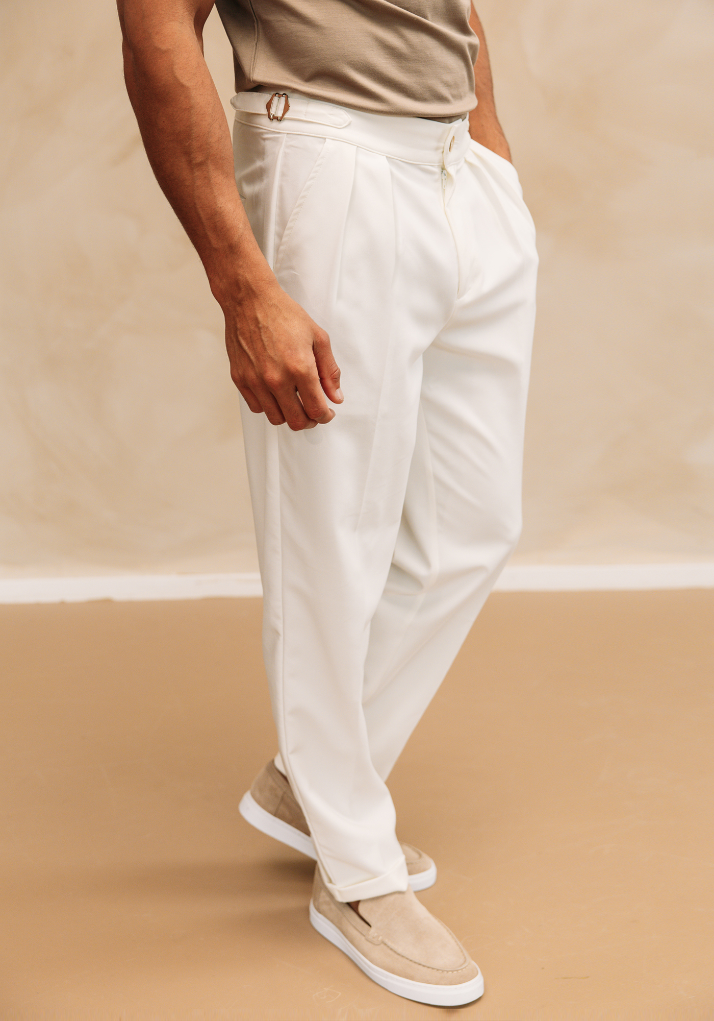 Pleated chino white wesley 1