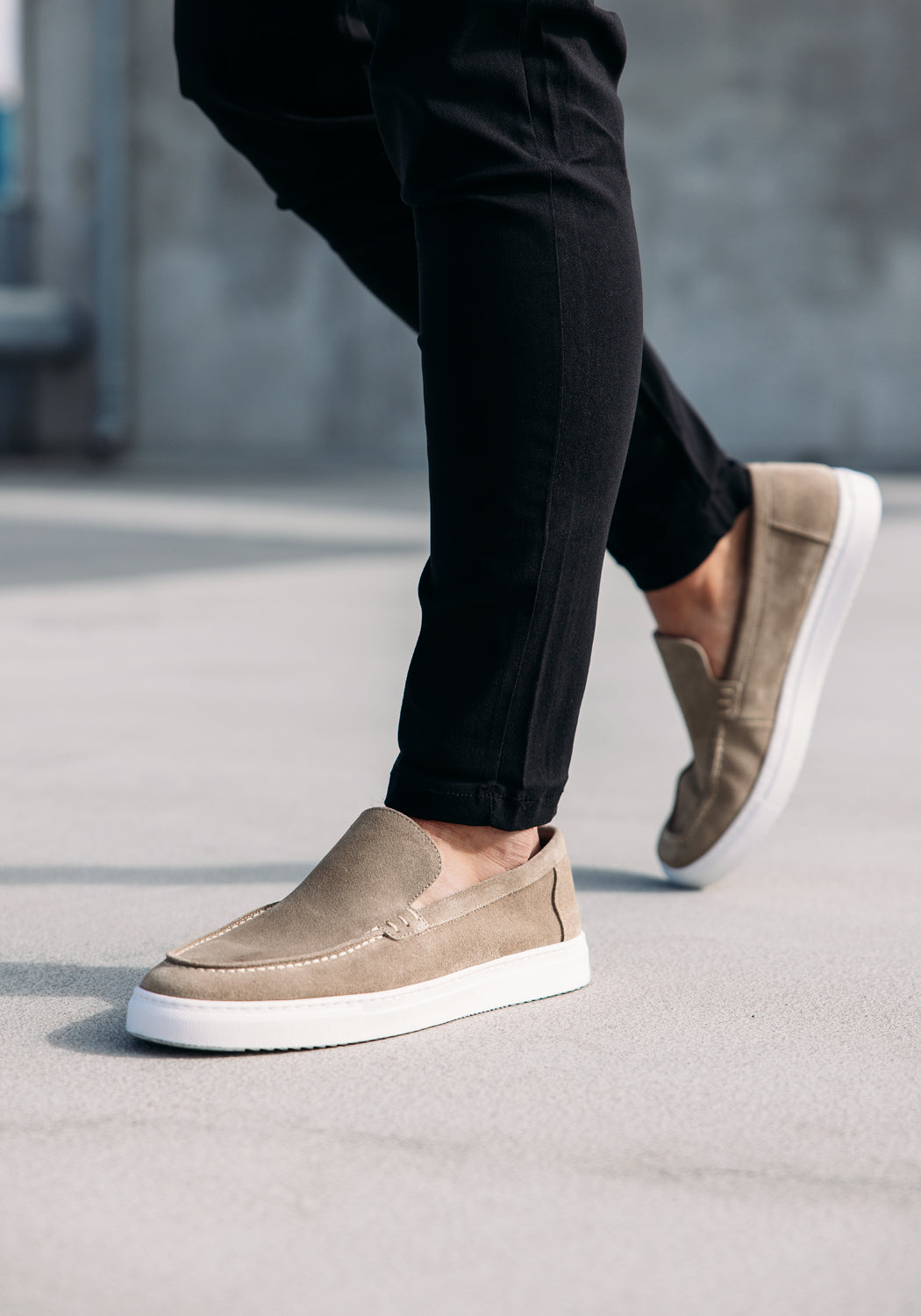 https://cdn.shopify.com/s/files/1/0935/6315/8909/files/LOAFERS_SUEDE_MID--CD1105-BEIGE-4.jpg?v=1771526098 Cotton District LOAFERS SUEDE MID BEIGE