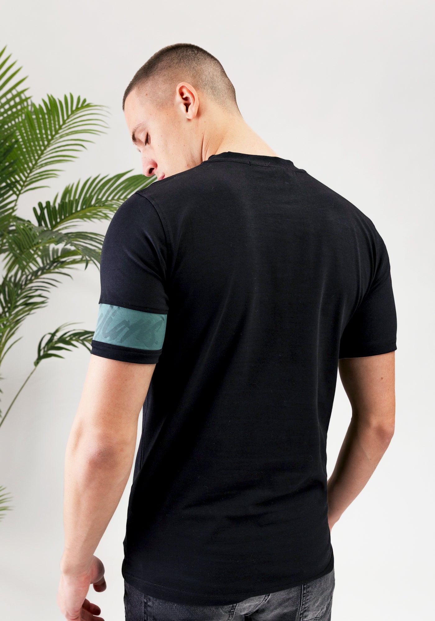https://cdn.shopify.com/s/files/1/0935/6315/8909/files/MALELIONS_CAPTAIN_T-SHIRT--CD1059-BLACK-2.jpg?v=1771500698 Cotton District MALELIONS CAPTAIN T-SHIRT BLACK