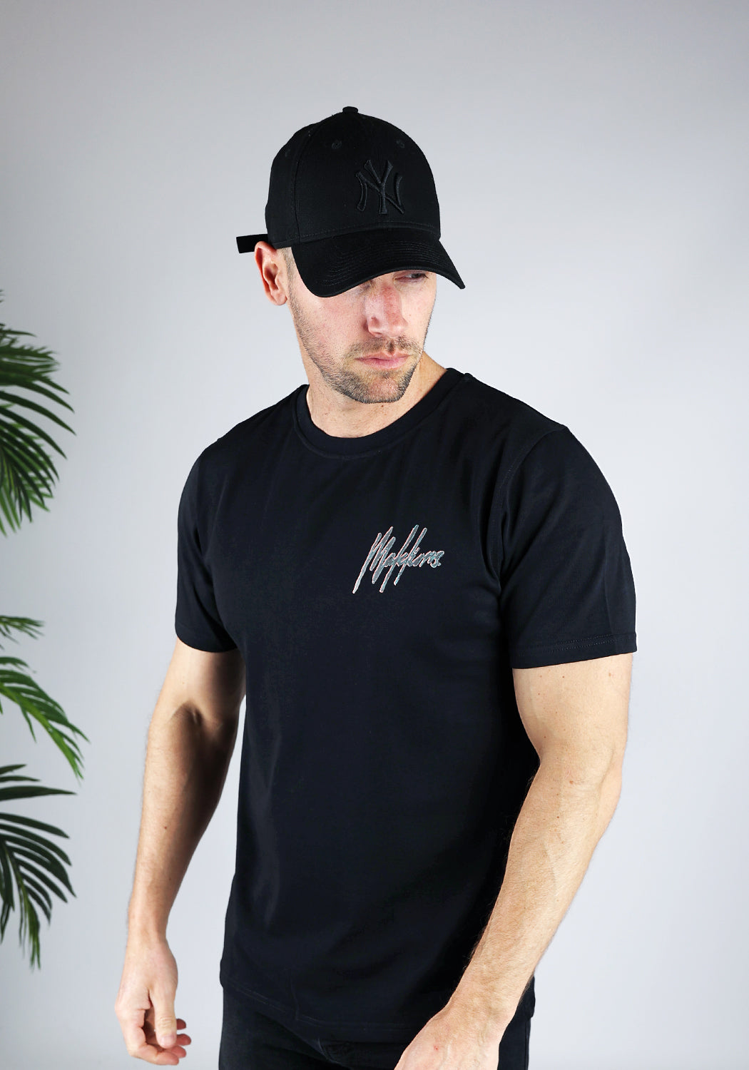 https://cdn.shopify.com/s/files/1/0935/6315/8909/files/MALELIONS_SIGNATURE_SKETCH_T-SHIRT--CD1057-BLACK-1.jpg?v=1771500162 Cotton District MALELIONS SIGNATURE SKETCH T-SHIRT BLACK