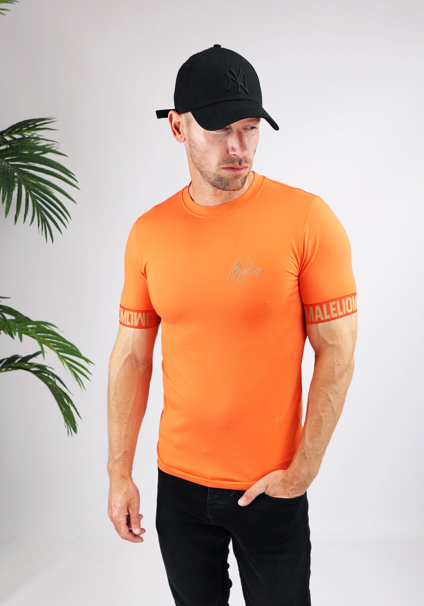 https://cdn.shopify.com/s/files/1/0935/6315/8909/files/MALELIONS_VENETIAN_T-SHIRT--CD1056-CORAL-3.jpg?v=1771499231 Cotton District MALELIONS VENETIAN T-SHIRT CORAL
