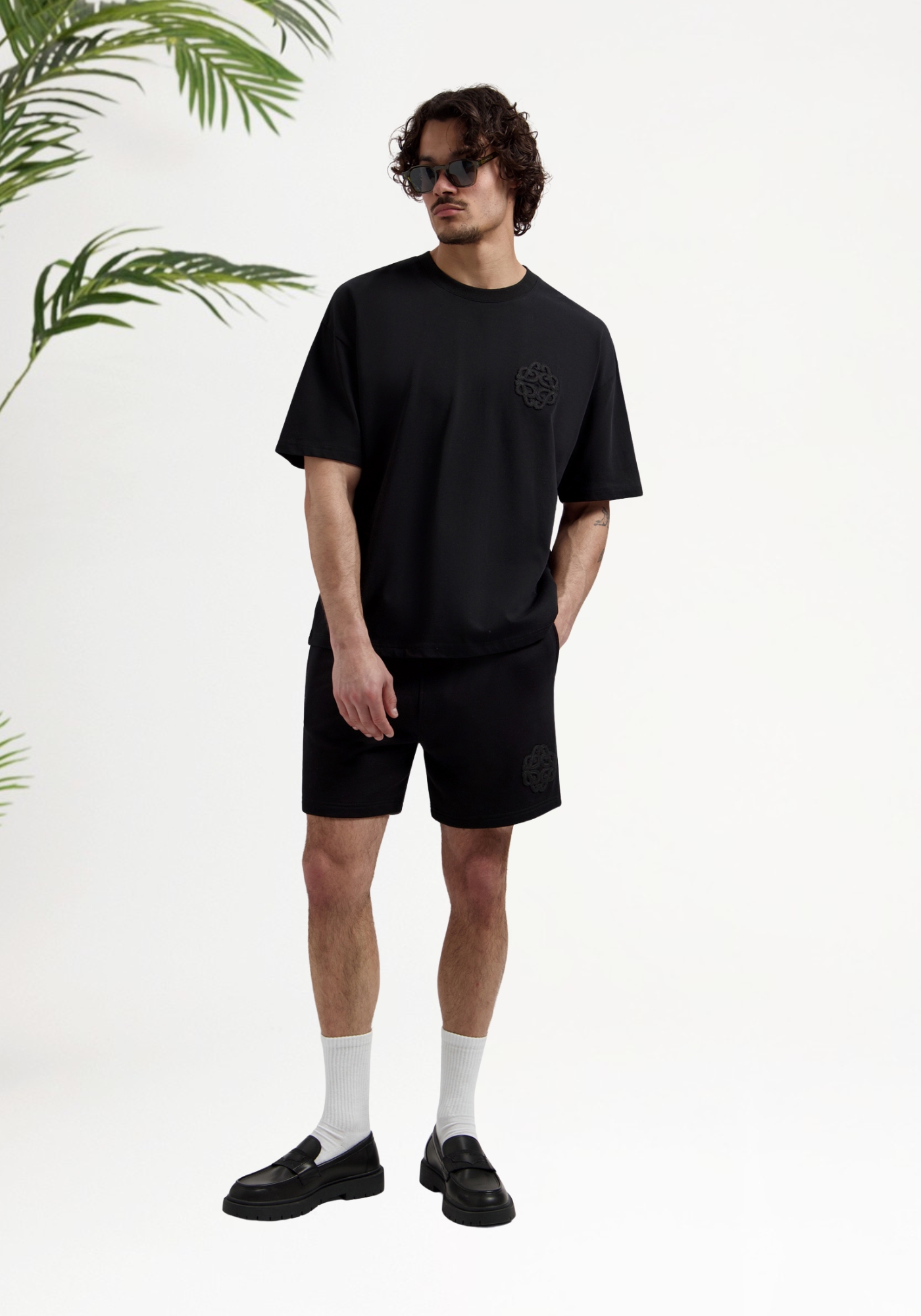 Emblem Badge T-shirt - black (2)