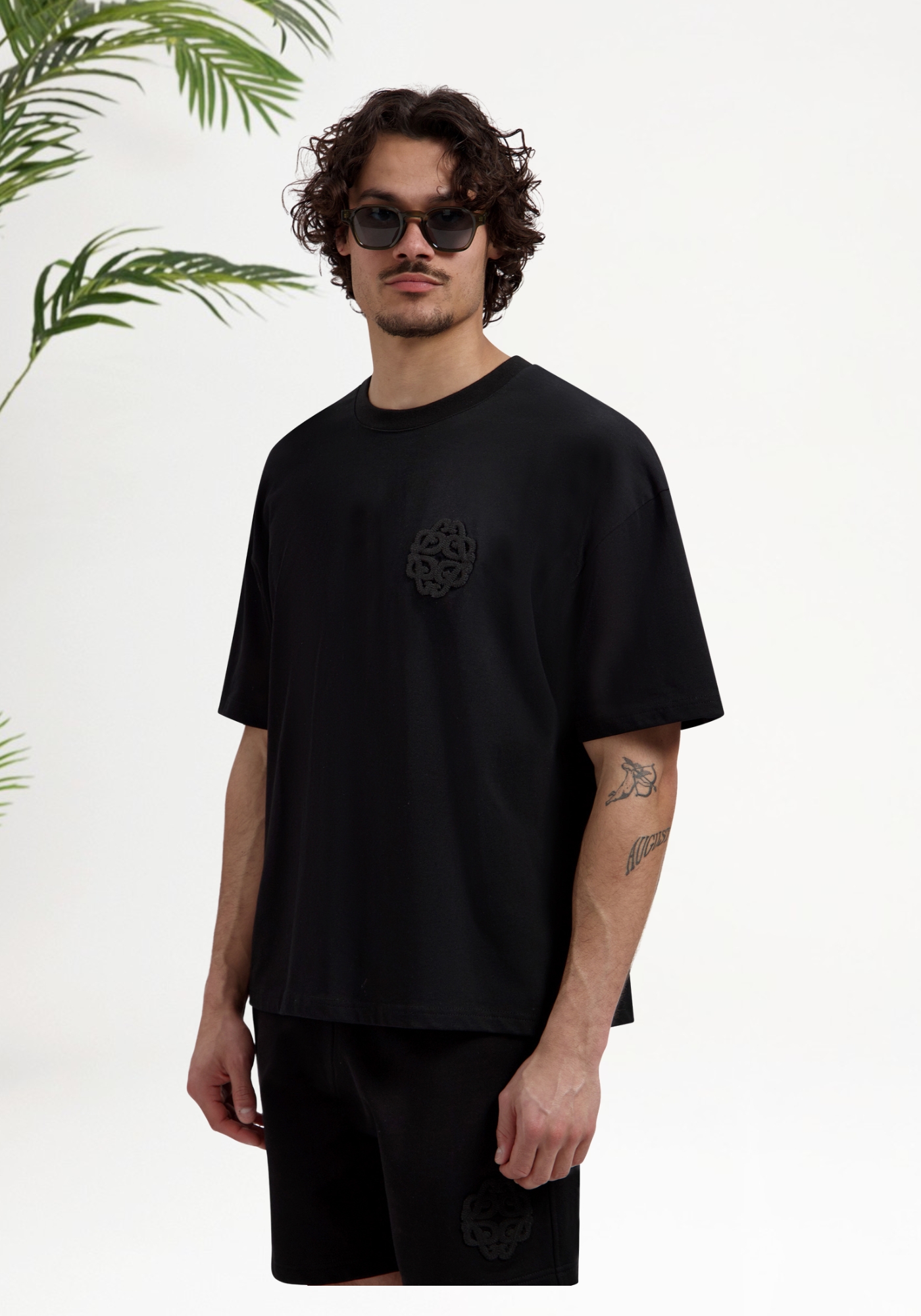 Emblem Badge T-shirt - black (3)